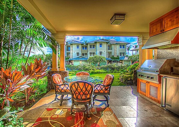 Appart'hôtel, plusieurs lits, patio, vue jardin (Kolea 11D) | Terrasse/Patio