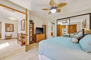Villa, varias camas, lanai, vista al campo de golf (Shores 19 - 2 Ensuite & Loft) | 2 habitaciones, decoración personalizada y muebles diferentes 