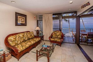 Condo, 1 King Bed, Hot Tub, Ocean View | Living room | 40-inch TV with cable channels