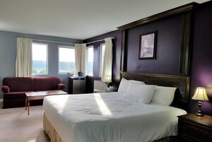 Memory foam beds, individually decorated, individually furnished, desk