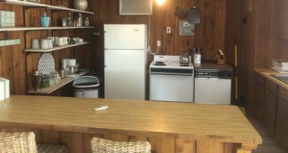 Country Cabin on Lake Travis