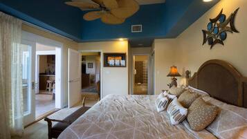 Rumah, 1 Tempat Tidur King, hot tub, pemandangan samudra | 1 kamar tidur, Wi-Fi gratis, dan seprai linen