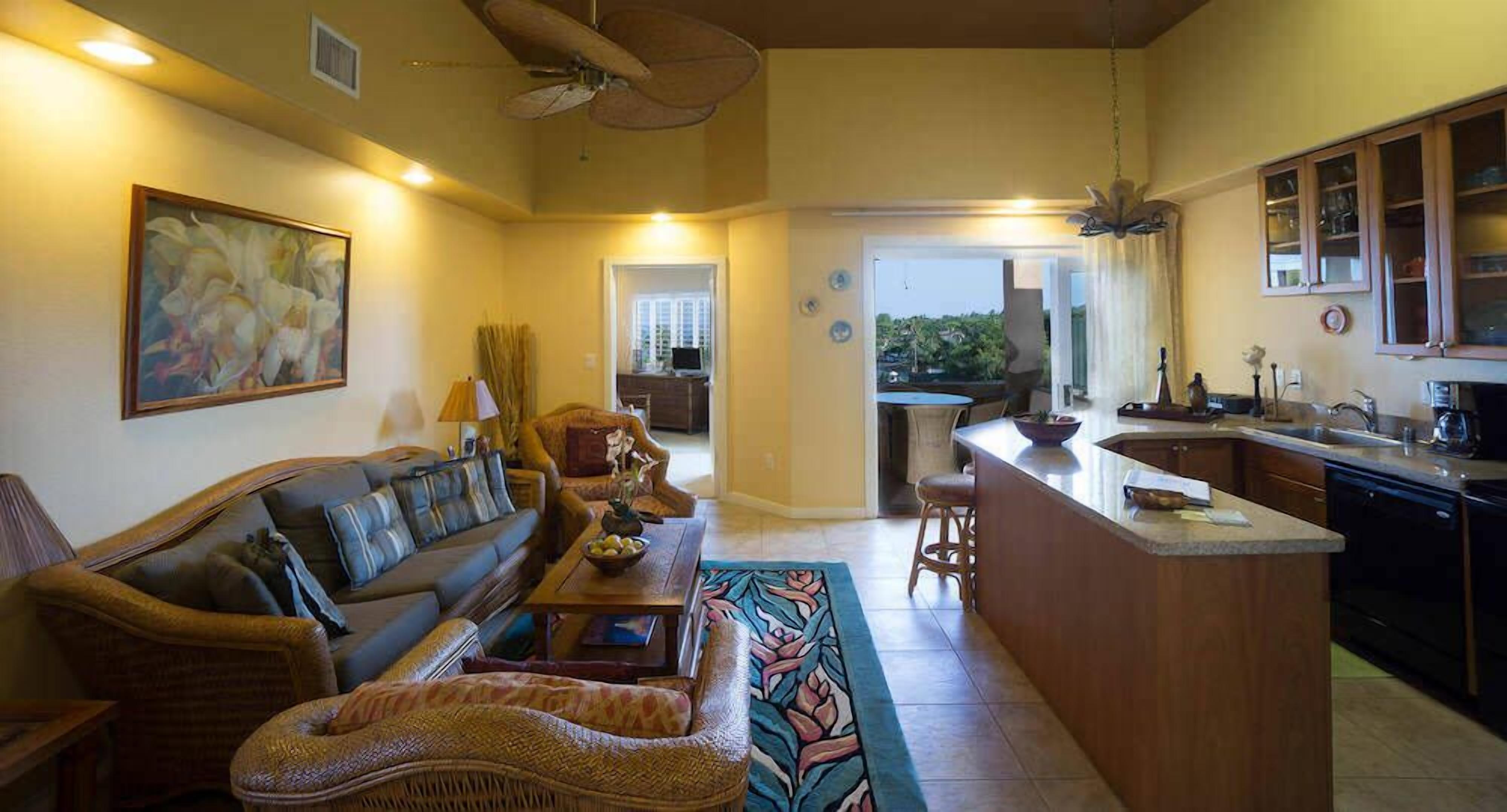 House, 1 King Bed, Hot Tub, Ocean View | Living room | TV