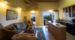 Casa, 1 cama King size, hidromasaje, vista al océano | Sala de estar | Televisión 