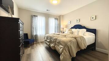 1 habitación, tabla de planchar con plancha, wifi y ropa de cama