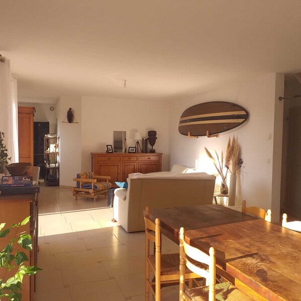 TV, DVD player, books, stereo - HOUSE Assérac, Pen Bé, quiet, Near beaches, 10m from coastal path (Assérac)