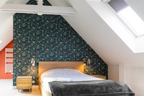 1 slaapkamer, een strijkplank/strijkijzer, gratis wifi, beddengoed