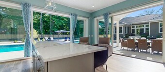 Premier Estate-8 Bedrooms+Pool House, Pool, Hot Tub, Movie Theater, 3 Game Rooms