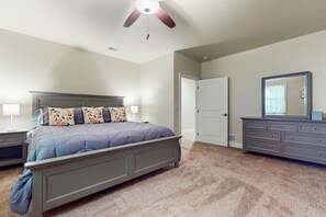 9 habitaciones, escritorio, tabla de planchar con plancha y wifi gratis