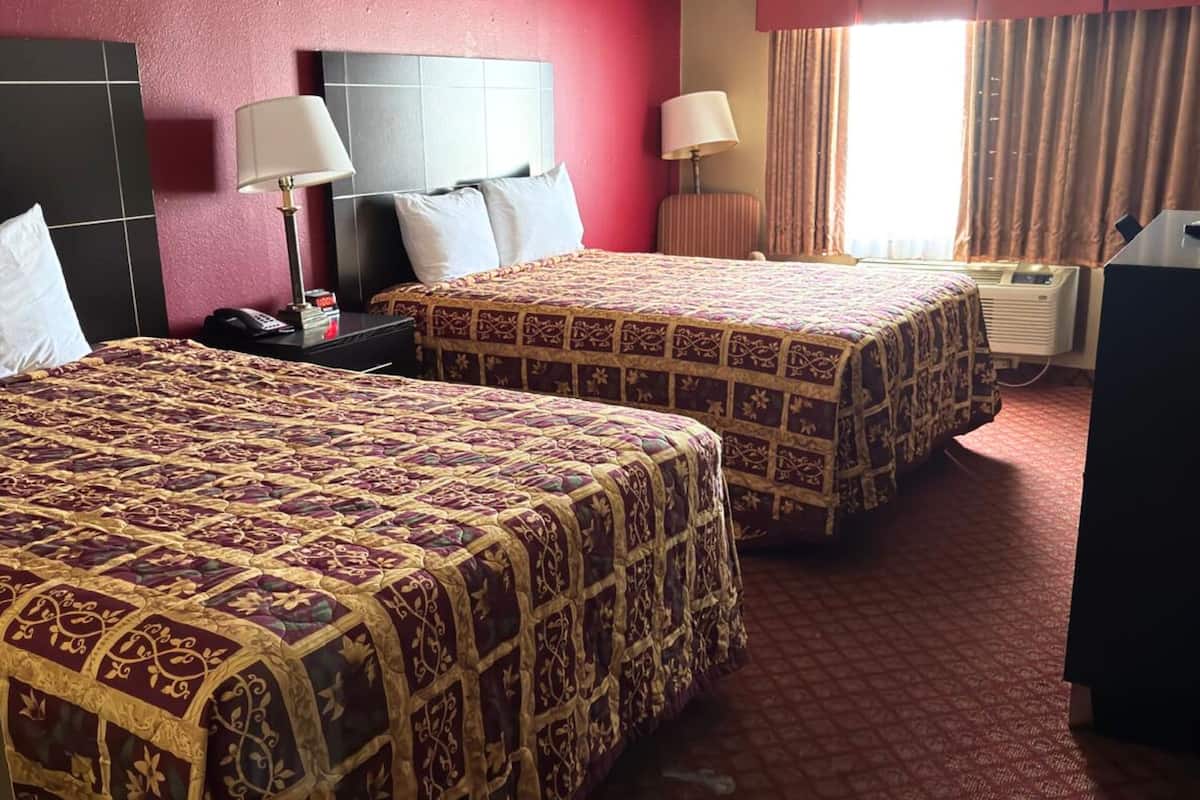 1 bedroom, premium bedding, down duvets, desk