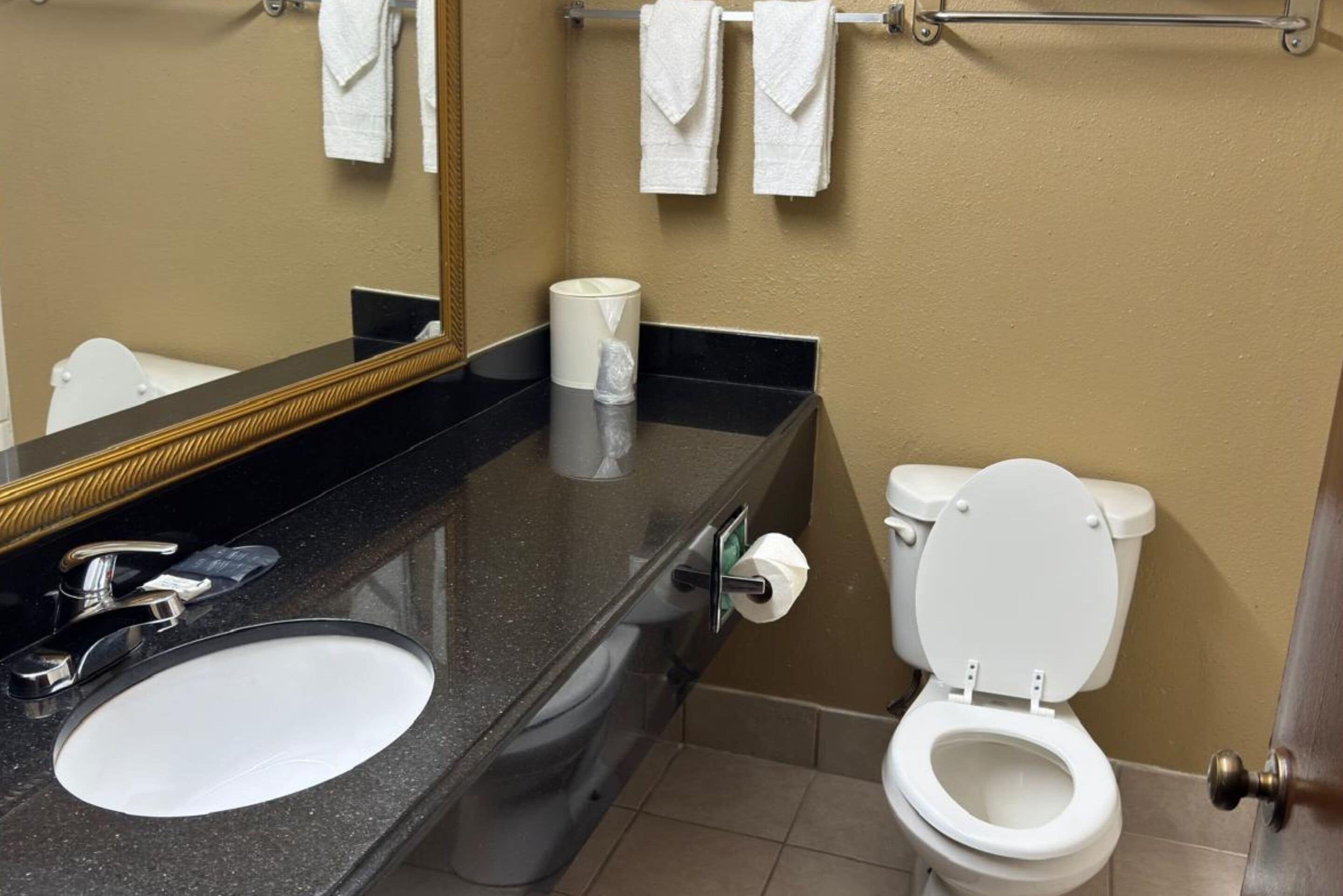 Coratel Inn & Suites by Jasper Santa Fe OKC — photo 12