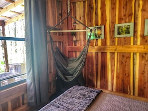 1 bedroom, bed sheets - GlampVentures "Cedar Suncatcher" @river/lake near Smoky Mtns (Newport)