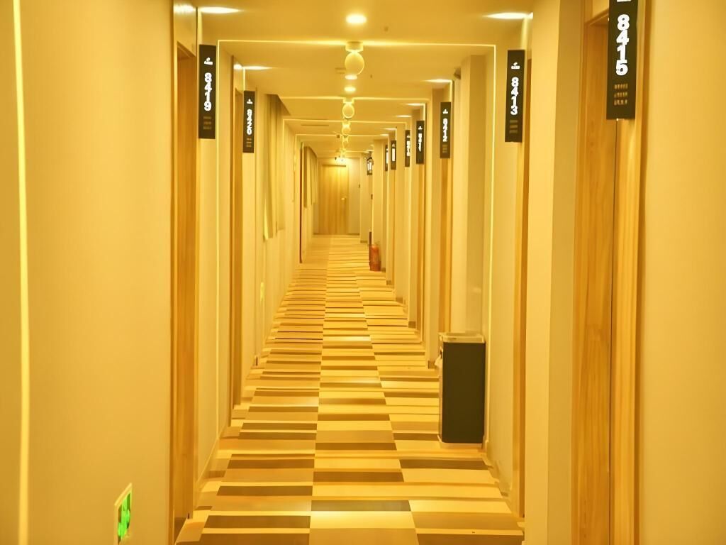 المنشأة من الداخل