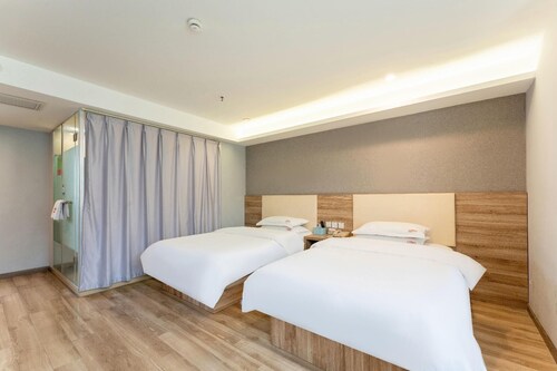 Shell Suzhou Yongqiao District Dongchang Road National Purchase Square Hotel