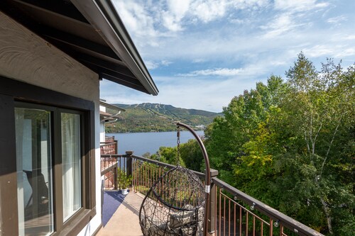 Lake and Mountain Views: 2 Bed 2 Bath