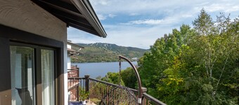 Lake and Mountain Views: 2 Bed 2 Bath