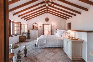 7 bedrooms, in-room safe, desk, iron/ironing board - The most romantic hacienda in Andalucia (Saleres, Granada)