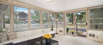 Riverside Retreat-Hot tub, Kayaks, firepit