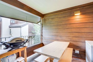 Outdoor dining - Golden Peak Ski-in Ski-Out Residence (Vail)