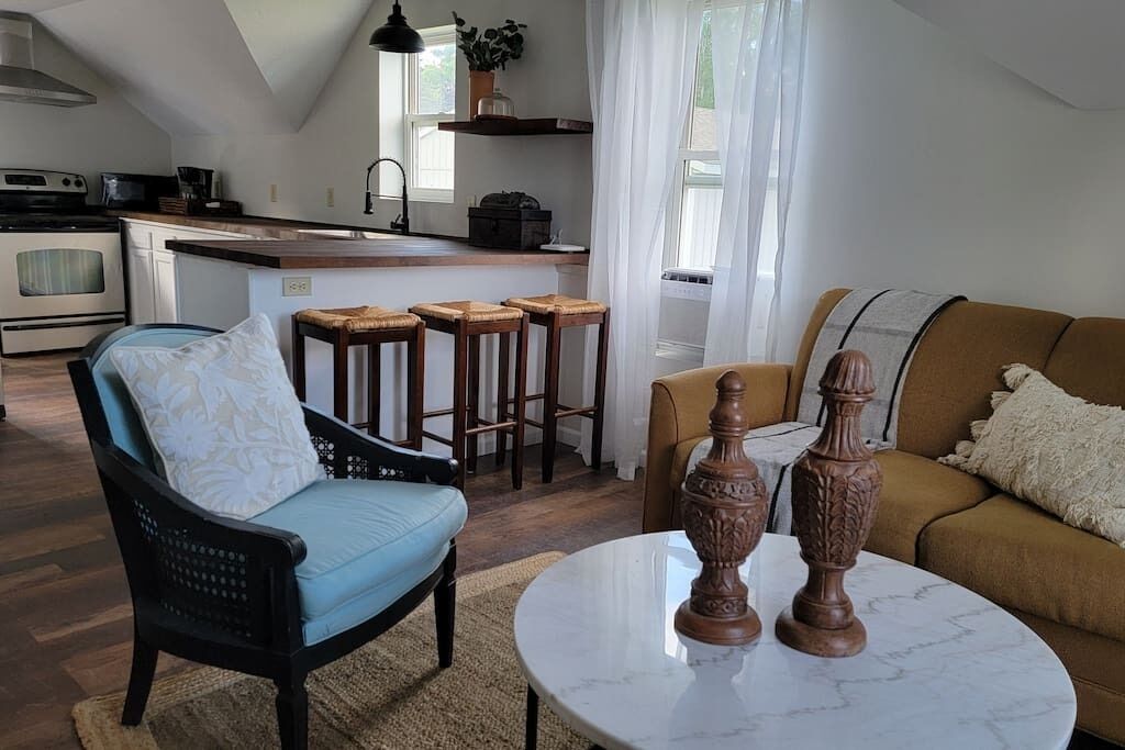 Leelanau Farmhouse Ste 3