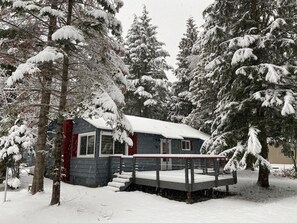 Exterior - Family‑Friendly Bungalow & Bunk House • Sleeps 10 • Steps from Priest Lake (Nordman)