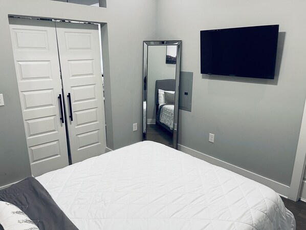 1 chambre, fer et planche à repasser, Wi-Fi gratuit, draps fournis