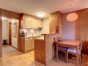 Oven, stovetop, dishwasher