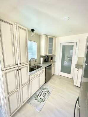 Private kitchen - Family Friendly Home Near Beaches and Downtown! Close to everything!  (Delray Beach)