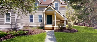 Dog-friendly townhome near Mount Snow with pool table & W/D - free ski shuttle