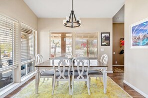 Dining - Private Ranch Retreat with Hot Tub (Yucca Valley)