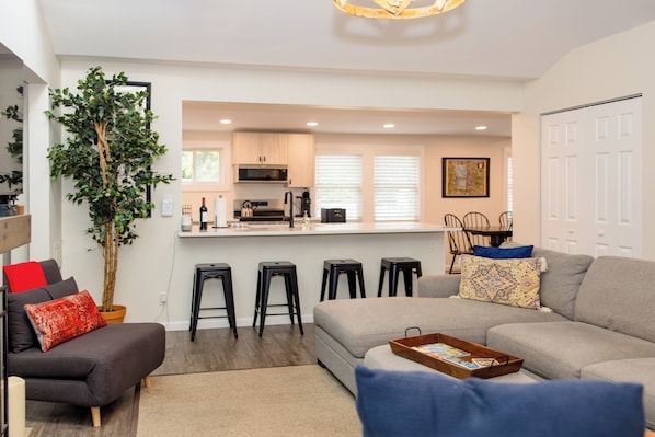 Smart TV, fireplace, computer monitors