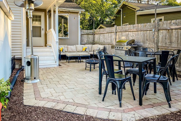 Back Terrasse all fenced.