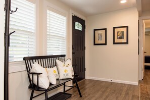 Interior - Cozy House perfect to enjoy the lake with Beach & Boat launch 2  minutes drive. (Lake Geneva)