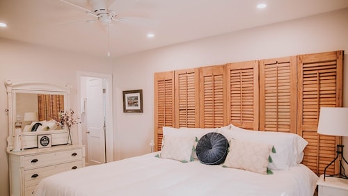 3BR/2BA w/GOLF CART!! Close to Beach & Downtown Ocean Springs! Southern Exposure