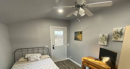 Private Suite in Newbury Park