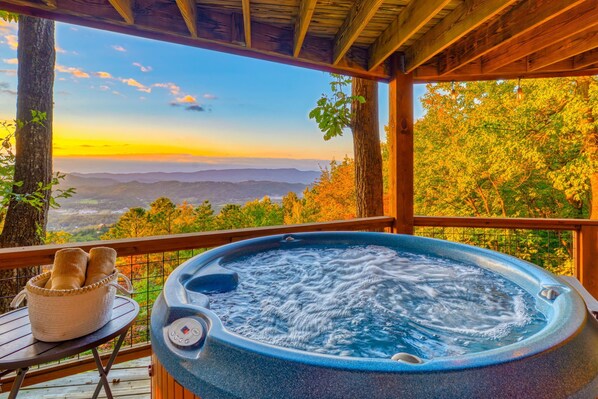 Outdoor spa tub