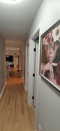 Stunning 3bedroom modern home closed to everything