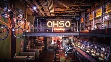 Bar (in der Unterkunft)