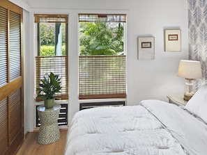 1 bedroom, travel cot, free WiFi, bed sheets
