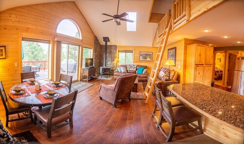Pricing Specials! Cozy Home w/ Spacious Deck, Fishing Pond, Hiking - Misty Mountain Hideaway