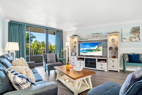 Beautifully Updated Beachfront Condo w/Resort Amenities, including Heated Pool & WiFi