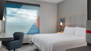 Habitación estándar, 1 cama King size | Ropa de cama hipoalergénica y escritorio