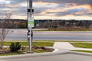 Borne de recharge pour véhicule électrique