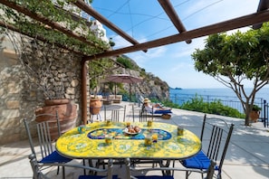 Outdoor dining - Villa Anelide Exclusive property in Praiano with private pool (Praiano)
