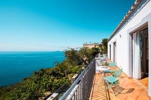 Property grounds - Villa Raissa luxury Property in Positano with private jacuzzi (Positano)