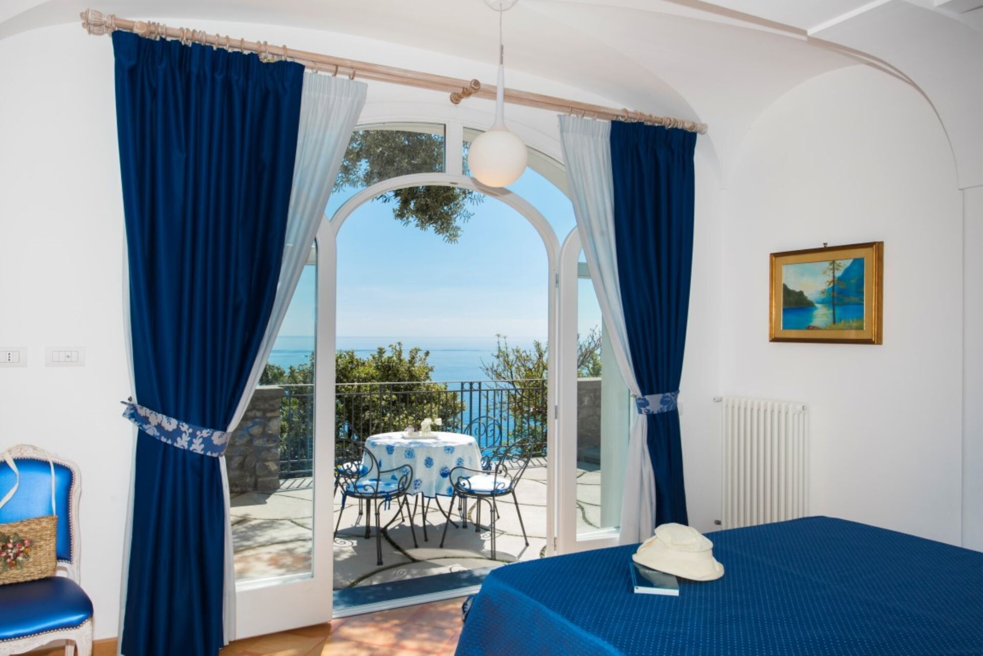 4 slaapkamers, een kluis op de kamer, een strijkplank/strijkijzer