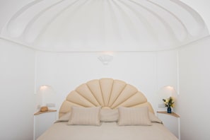 4 bedrooms, in-room safe, iron/ironing board, travel cot