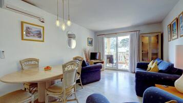 Télévision, lecteur de DVD, chaßne hi-fi