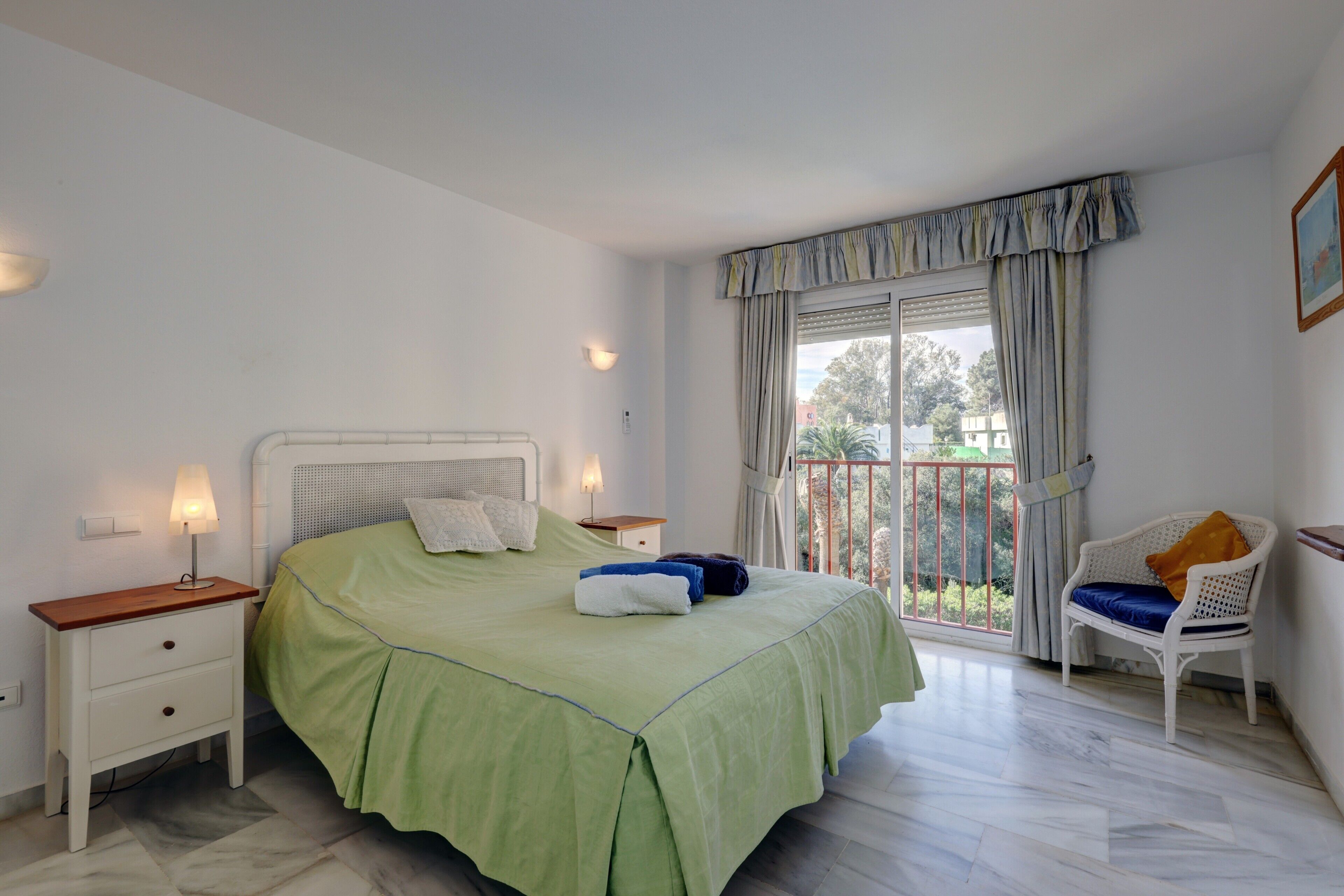 2 habitaciones, tabla de planchar con plancha y wifi gratis 