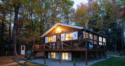 Entire Modern Cabin by the NH White Mountains, Cannon + Franconia Notch!